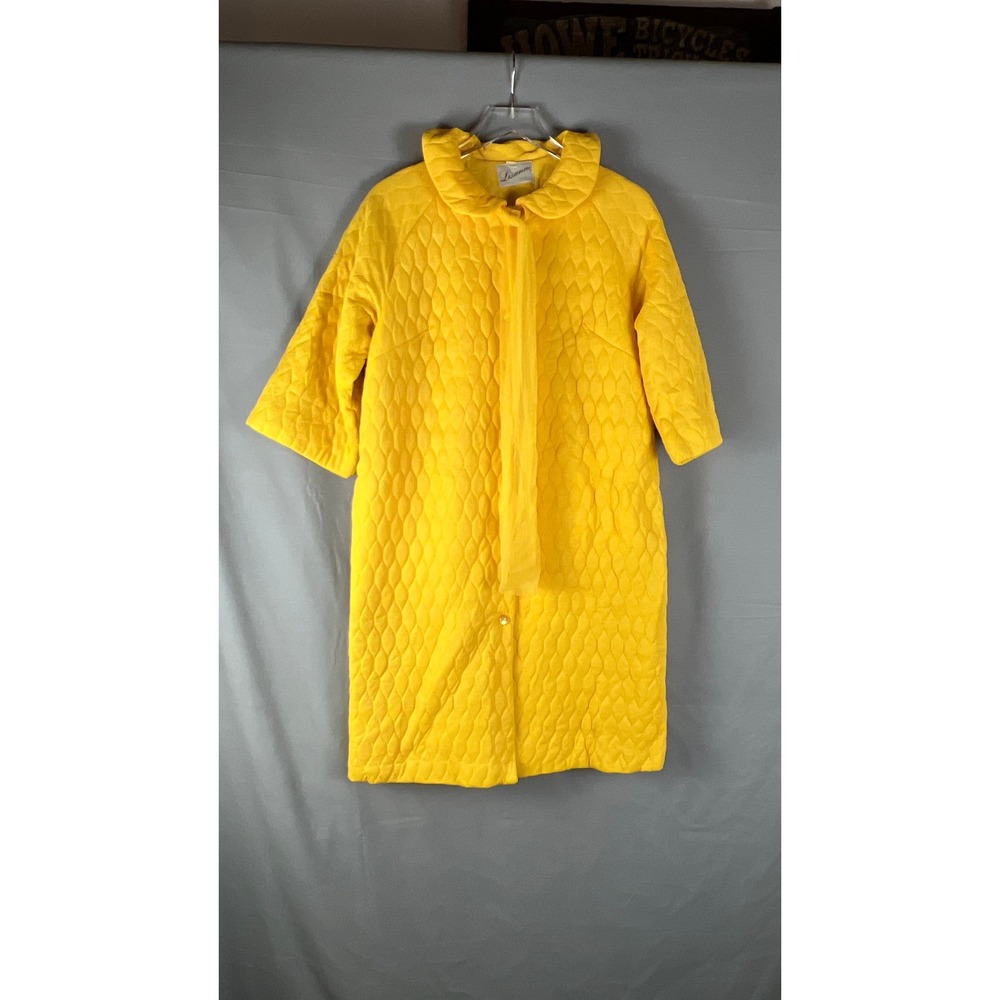 Vintage Lisanne Distinctive Loungewear Quilted Robe Womens Yellow Snap Front